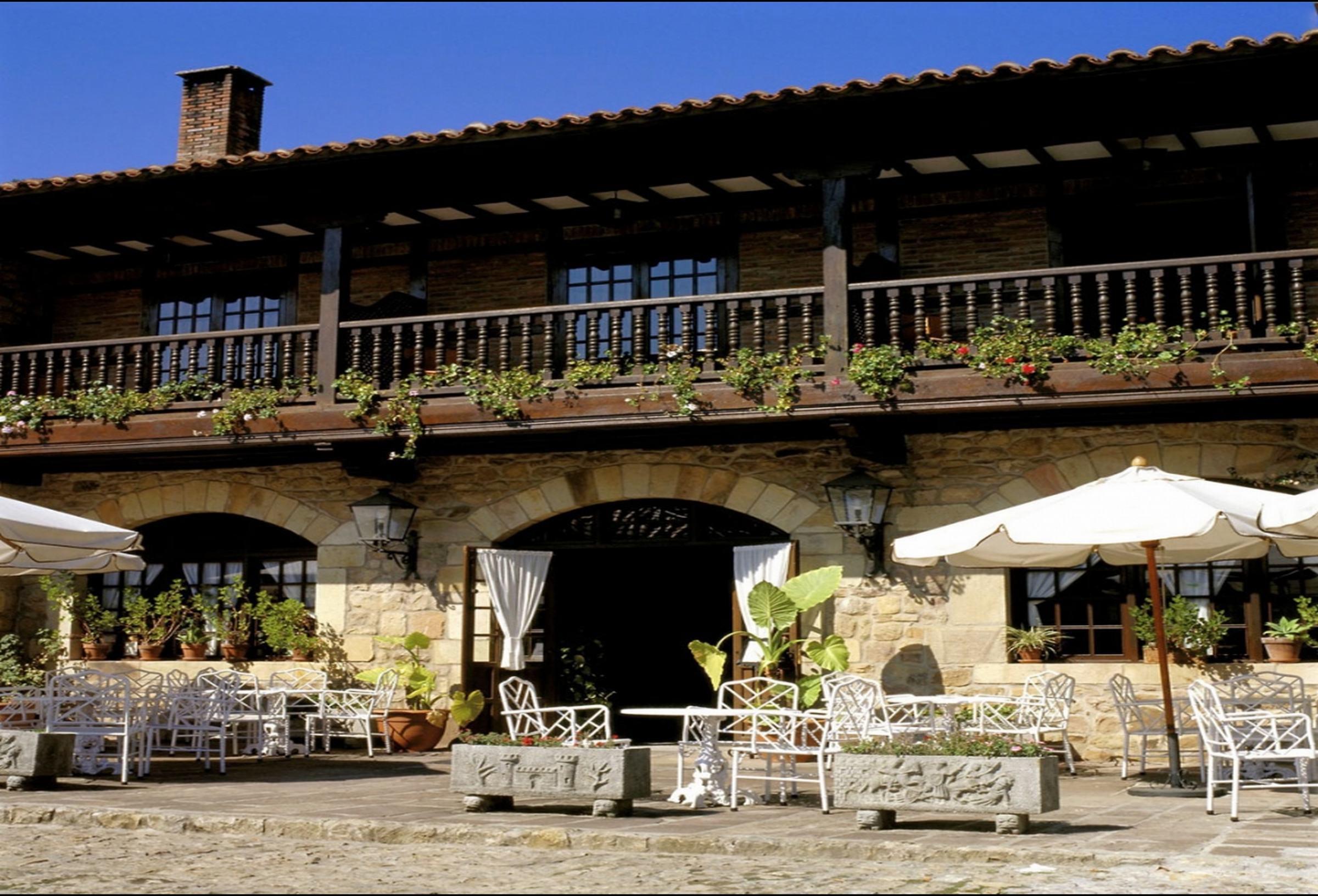 Parador De Santillana Del Mar Exterior photo